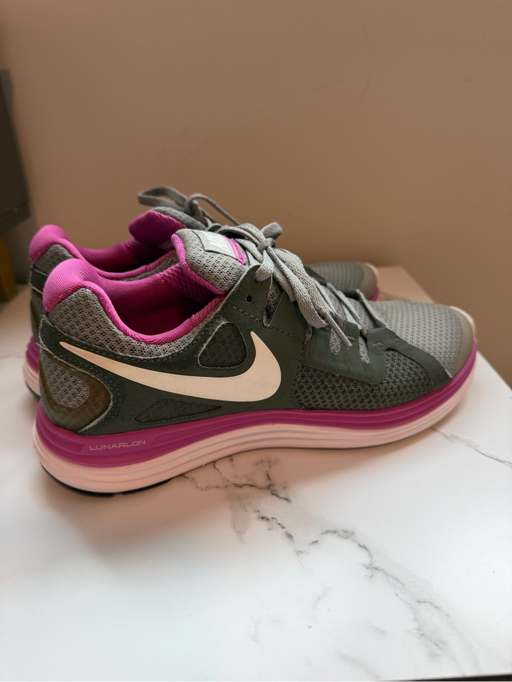 Nike Women’s Gray and Pink Athletic Running Shoes - Picture 5 of 7